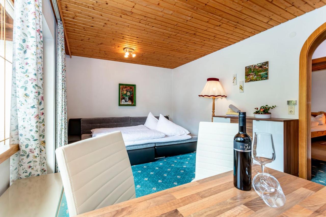Appartements Dreimaederlhaus มาริอาอาล์ม อัม ชไตเนอร์เนินเมียร์ ภายนอก รูปภาพ