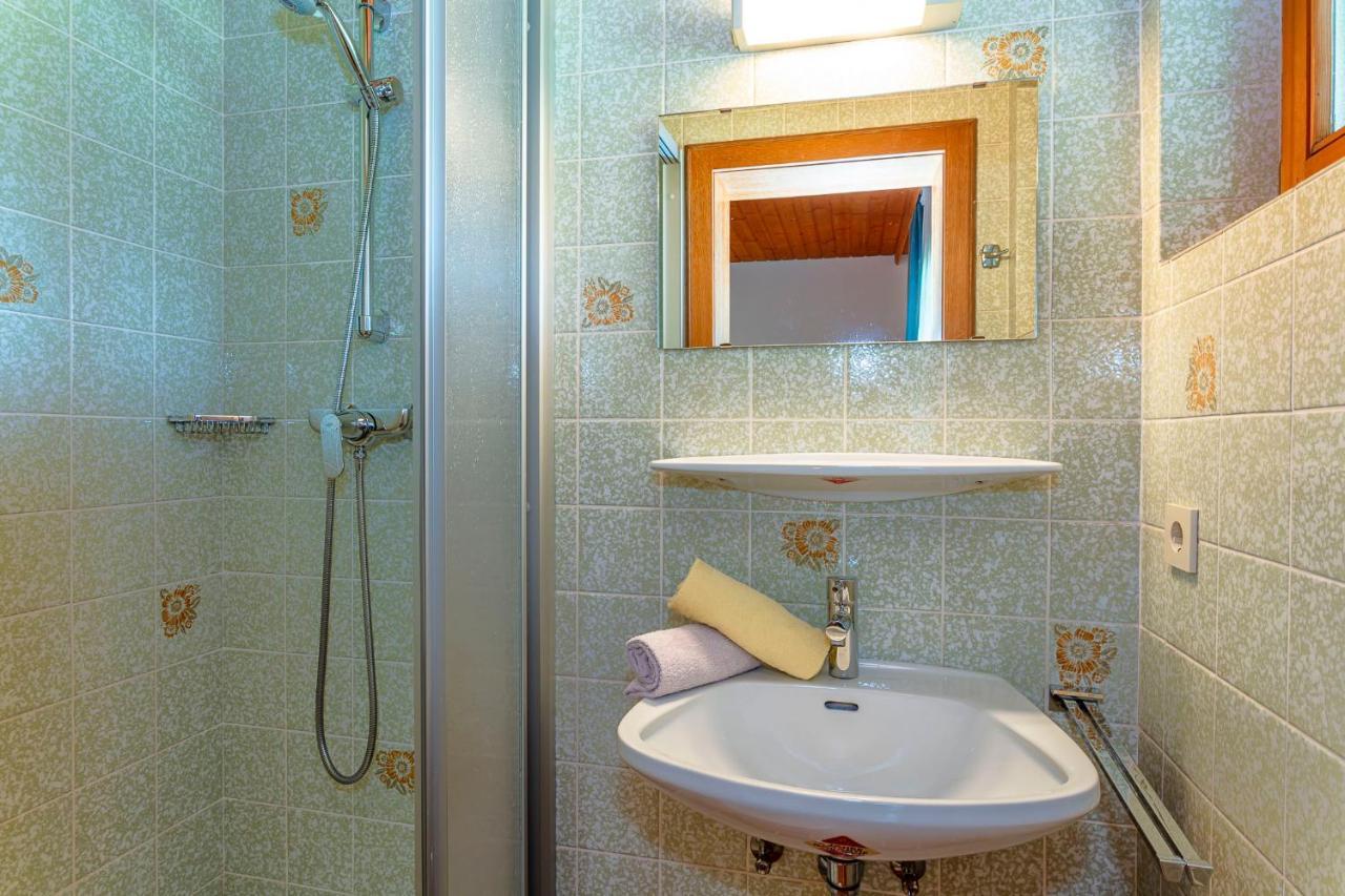 Appartements Dreimaederlhaus มาริอาอาล์ม อัม ชไตเนอร์เนินเมียร์ ภายนอก รูปภาพ