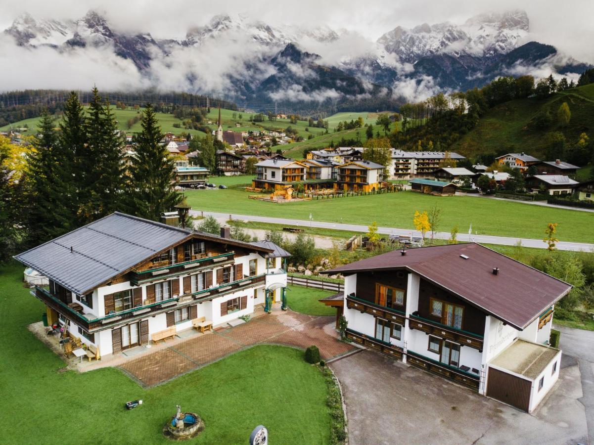 Appartements Dreimaederlhaus มาริอาอาล์ม อัม ชไตเนอร์เนินเมียร์ ภายนอก รูปภาพ