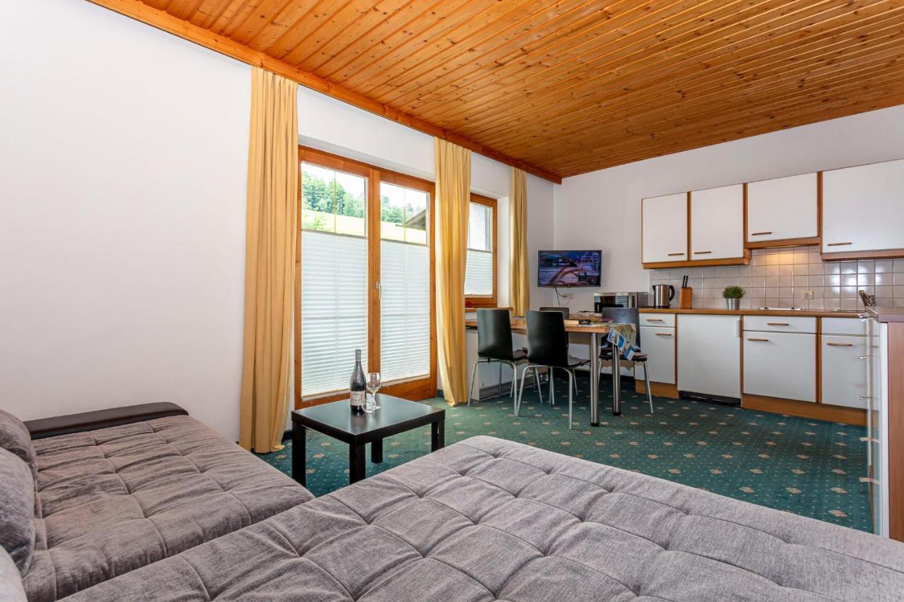 Appartements Dreimaederlhaus มาริอาอาล์ม อัม ชไตเนอร์เนินเมียร์ ภายนอก รูปภาพ