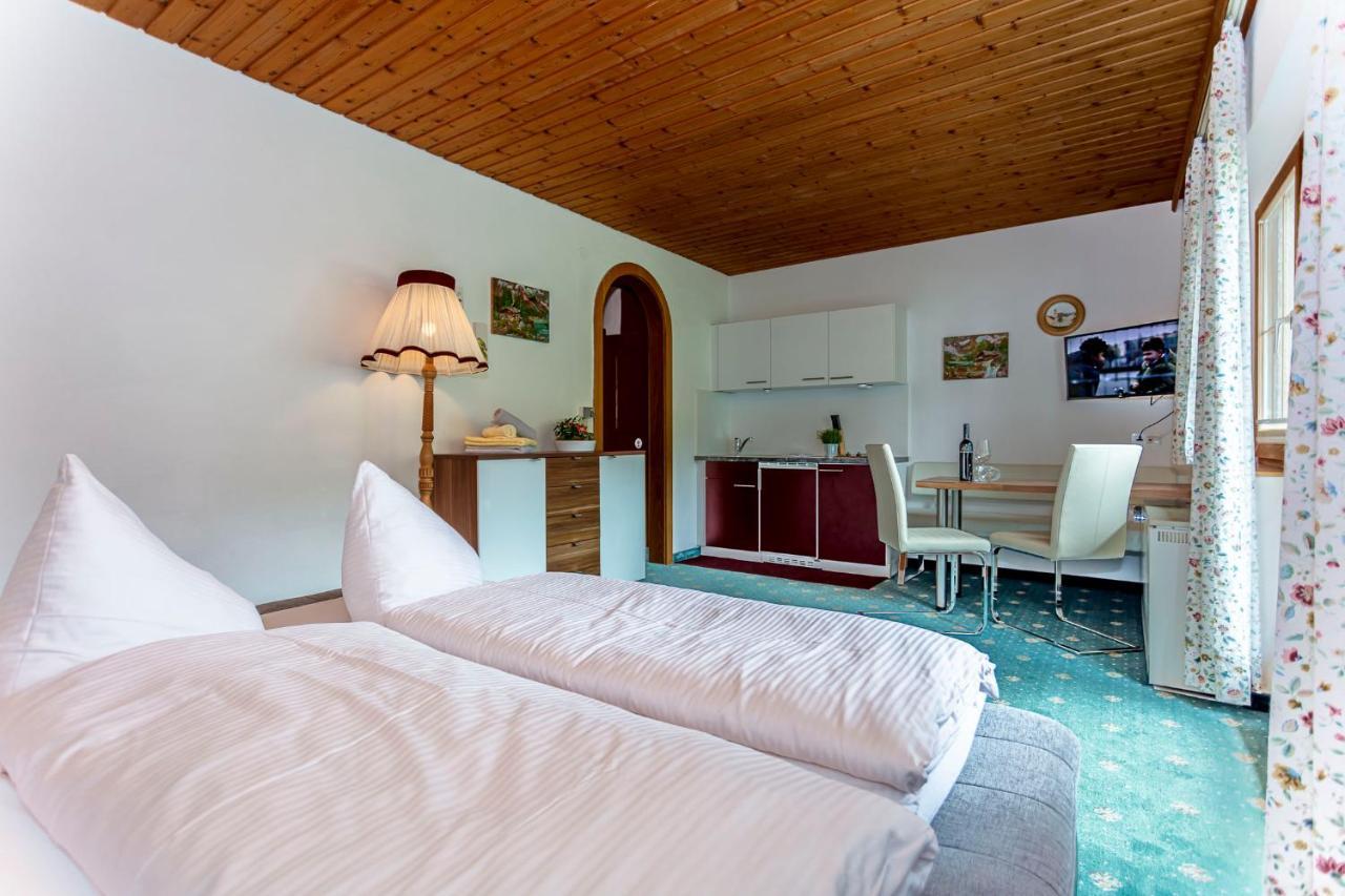 Appartements Dreimaederlhaus มาริอาอาล์ม อัม ชไตเนอร์เนินเมียร์ ภายนอก รูปภาพ